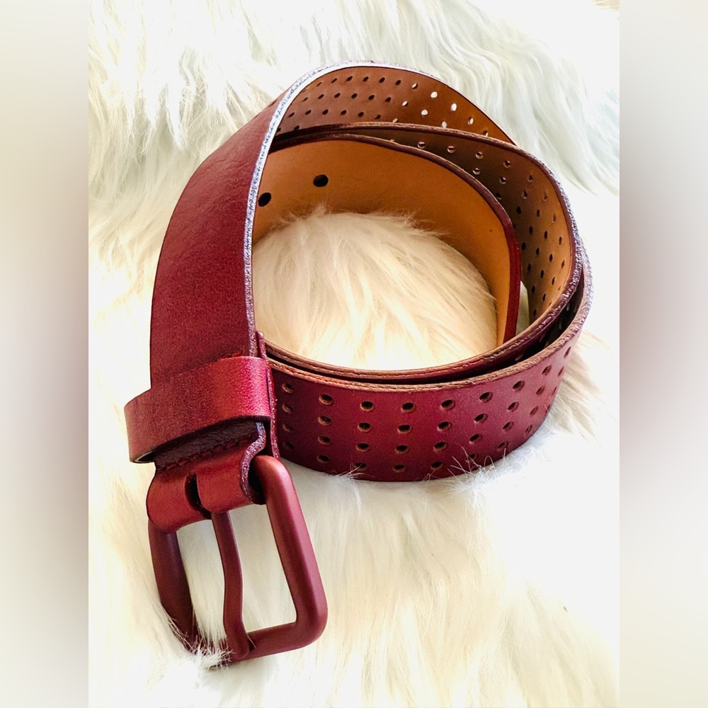 🇨🇦 Brave Leather Collection - Red Monochromatic perforated Leather Belt - Picture 1 of 9
